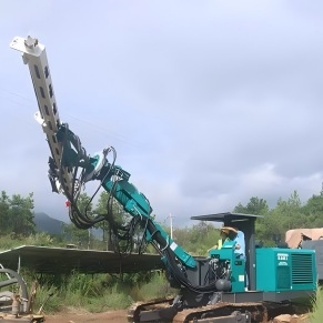 乐竞在线注册（China）官方网站重工KS692顶锤隧道钻机